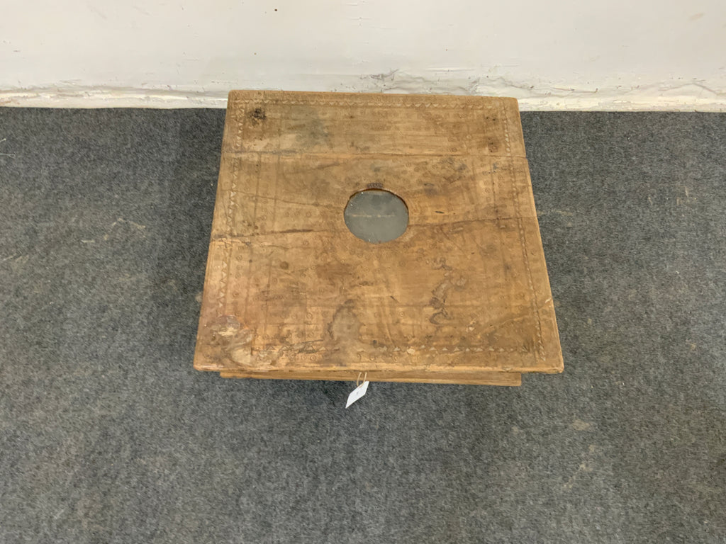 Table basse ancienne en bois – pièce unique