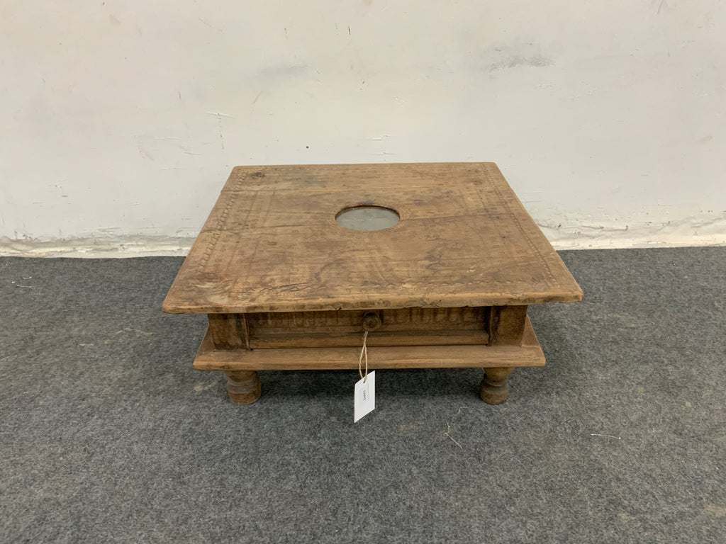Table basse ancienne en bois – pièce unique