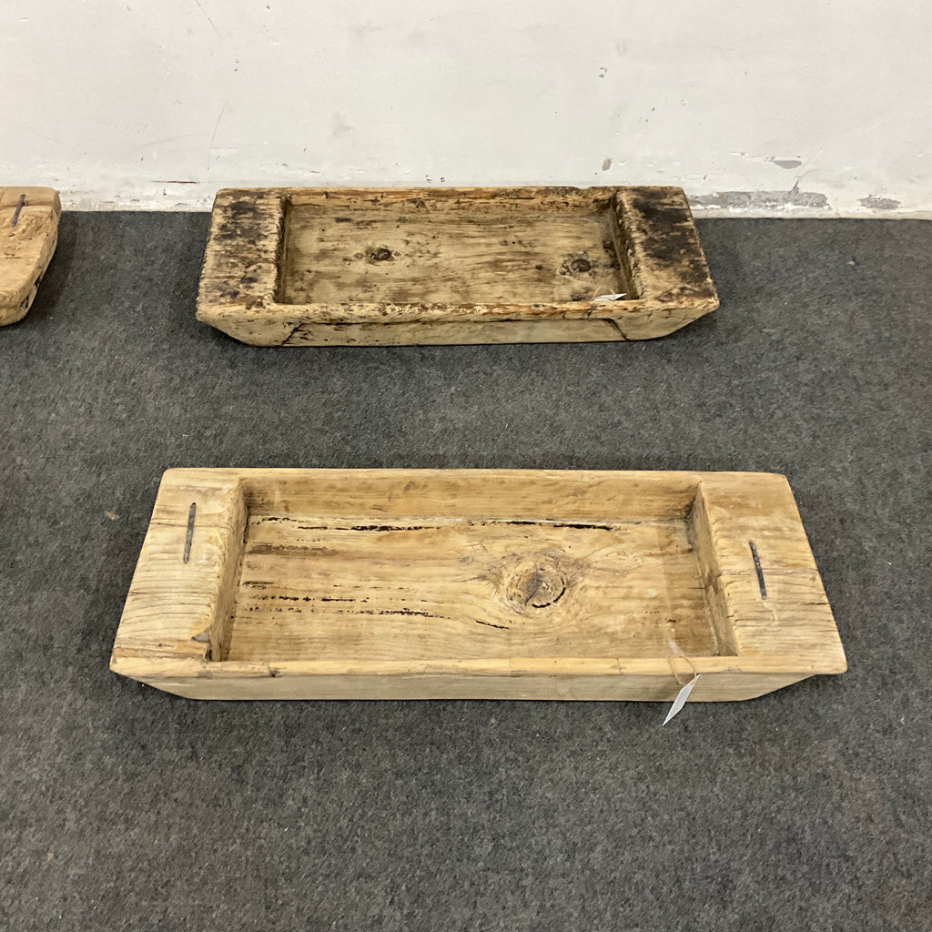Mangeoire ancienne en bois patiné