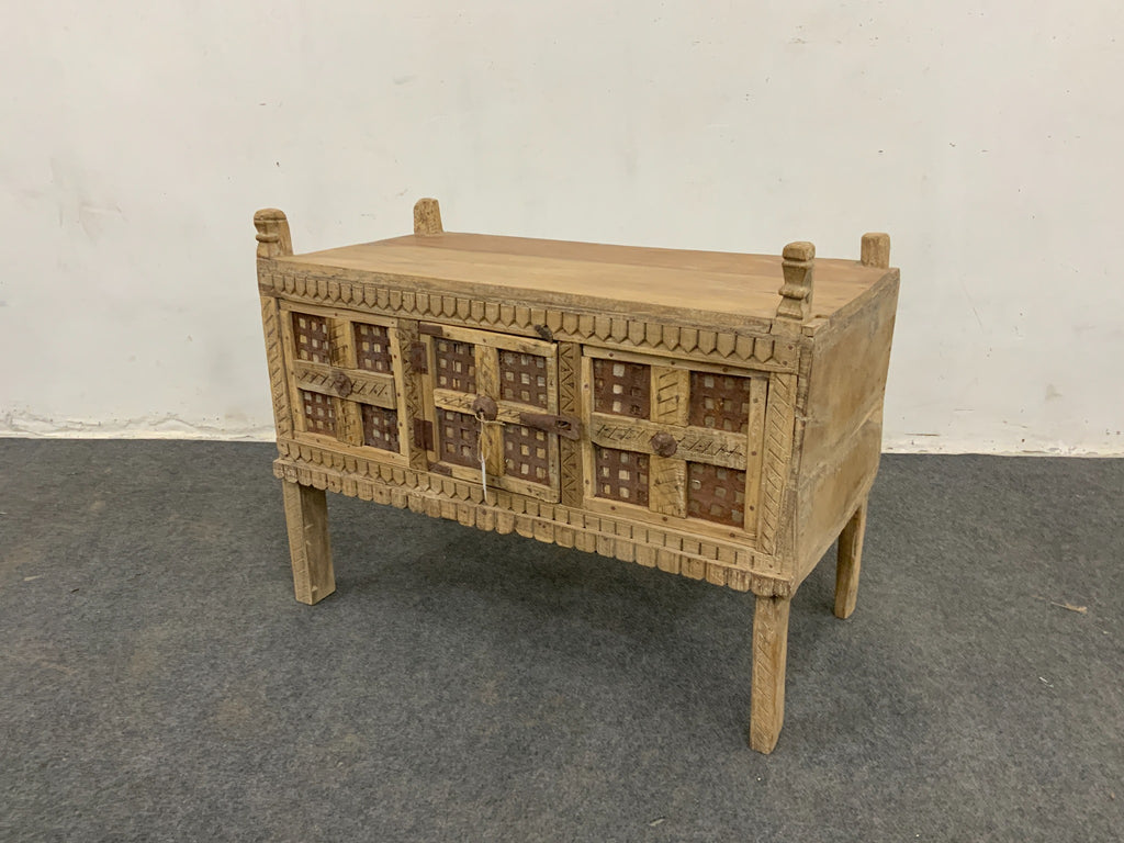 Coffre indien ancien en bois sculpté