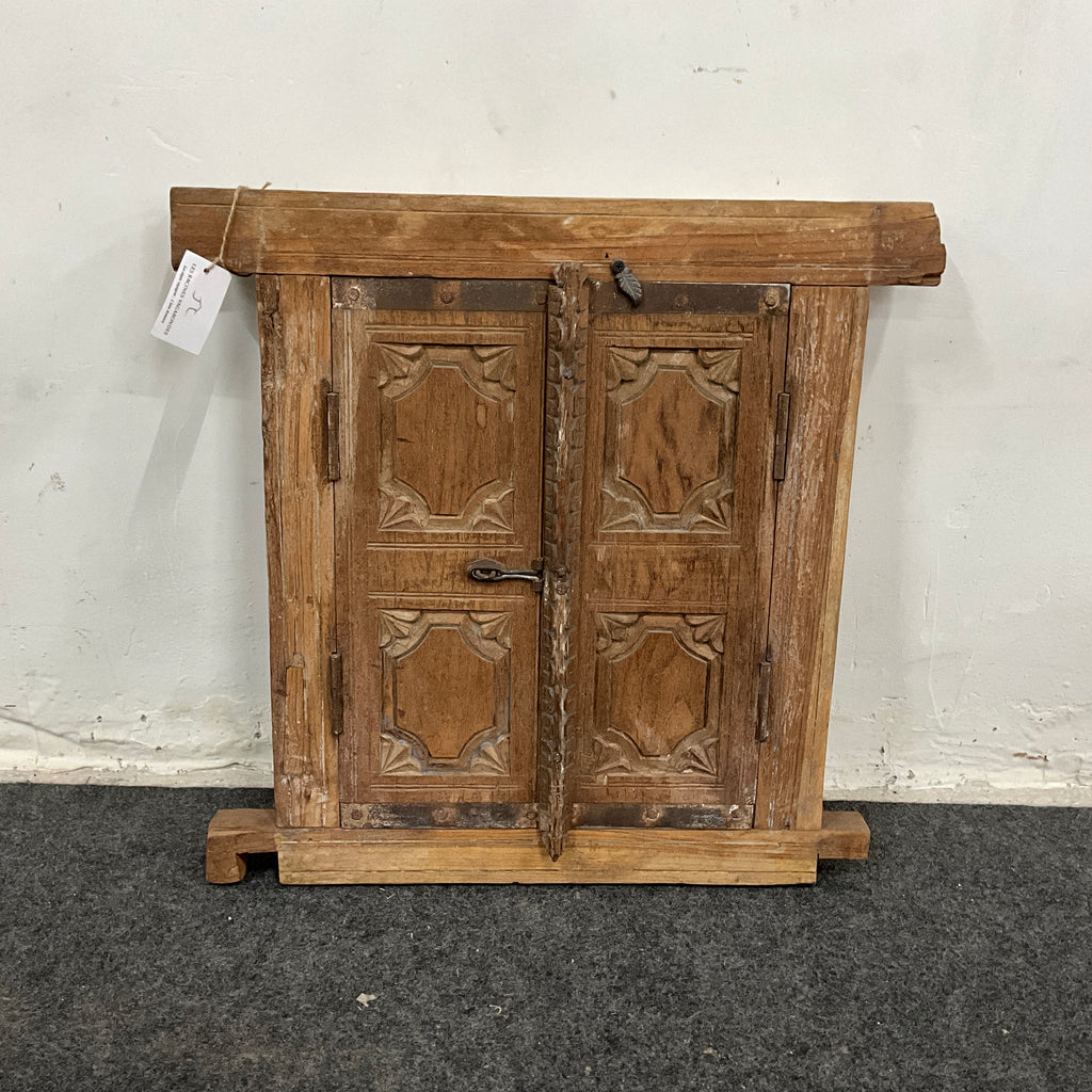 Miroir ancien en bois sculpté