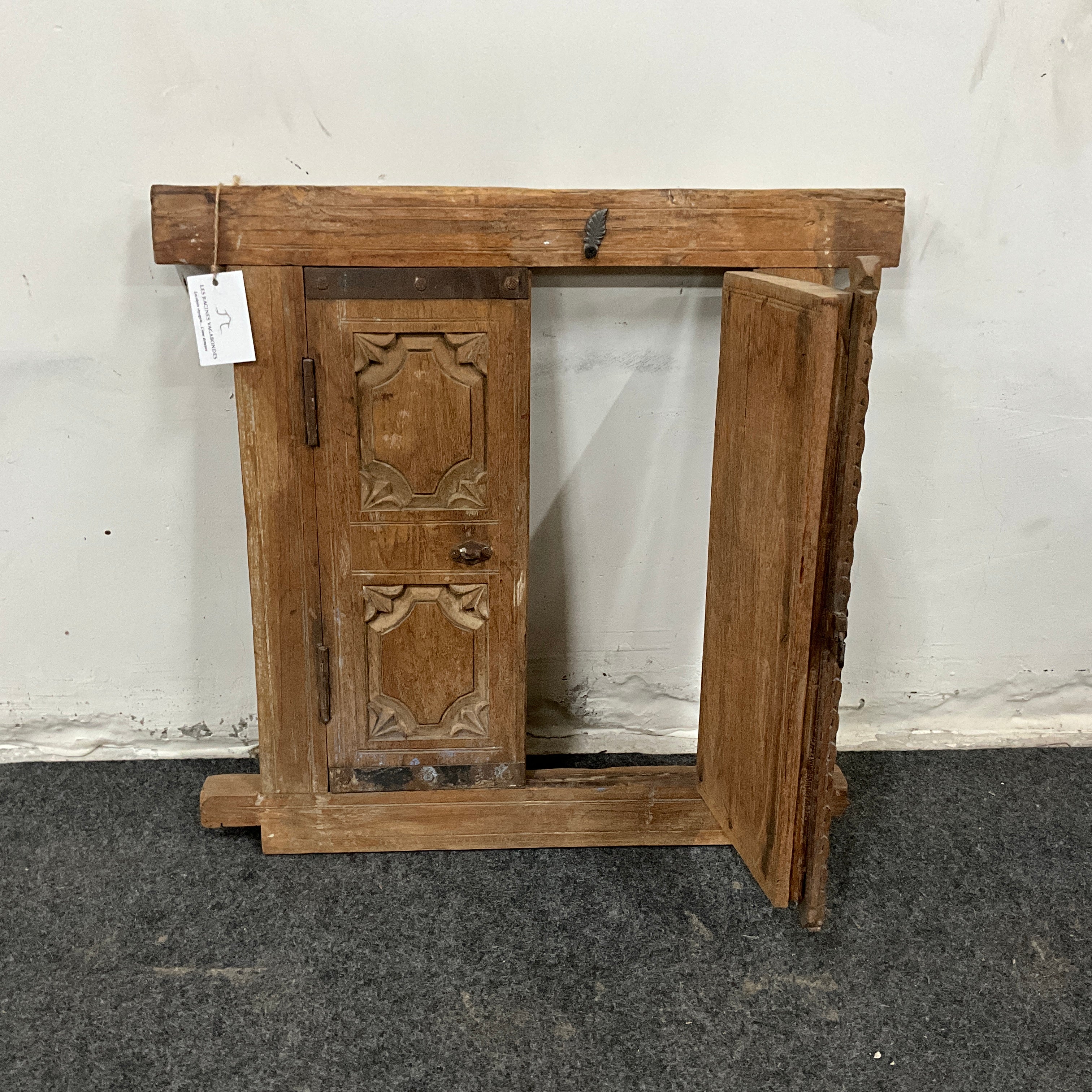 Miroir ancien en bois sculpté