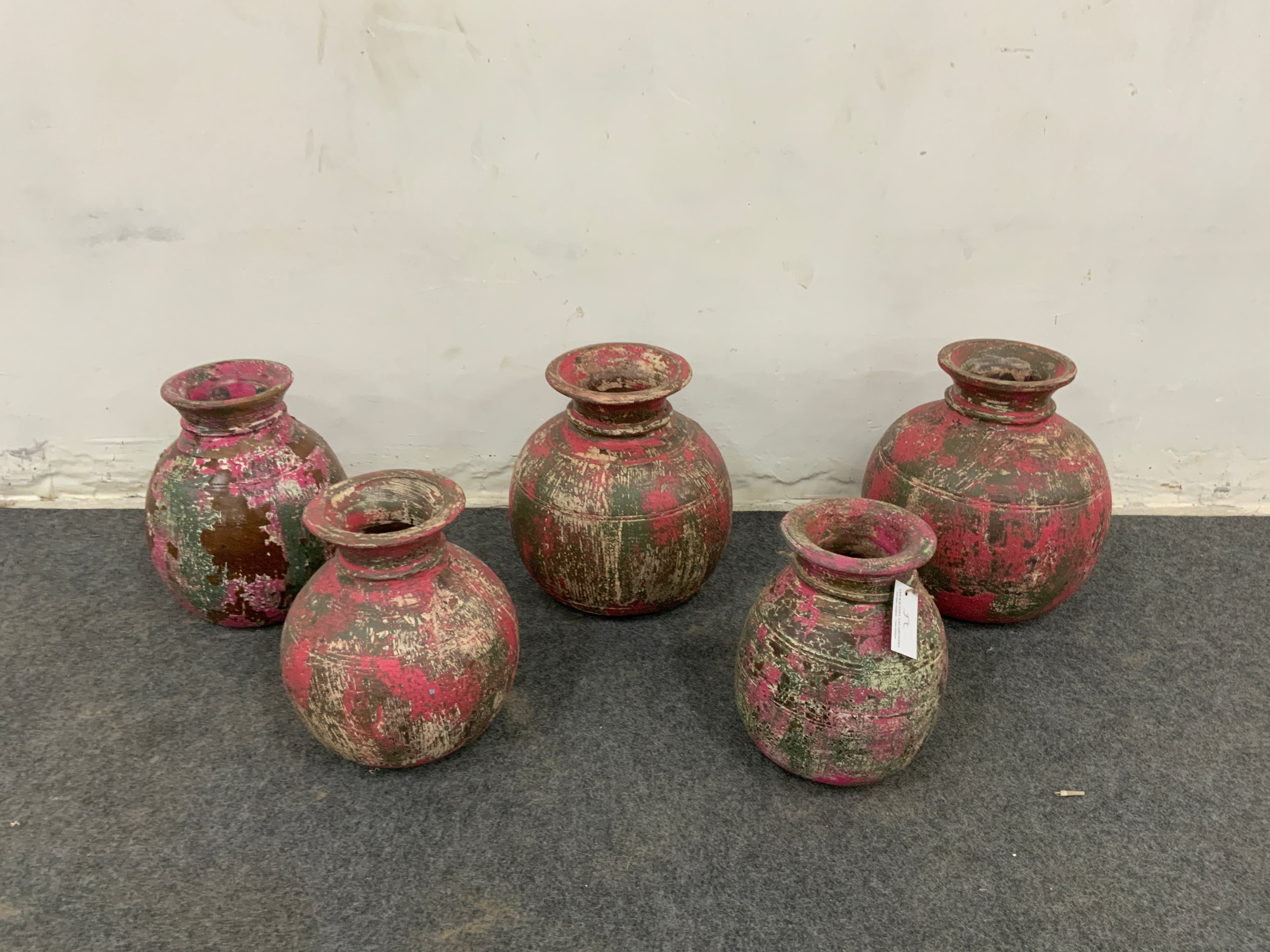 Pots anciens patinés rose et vert