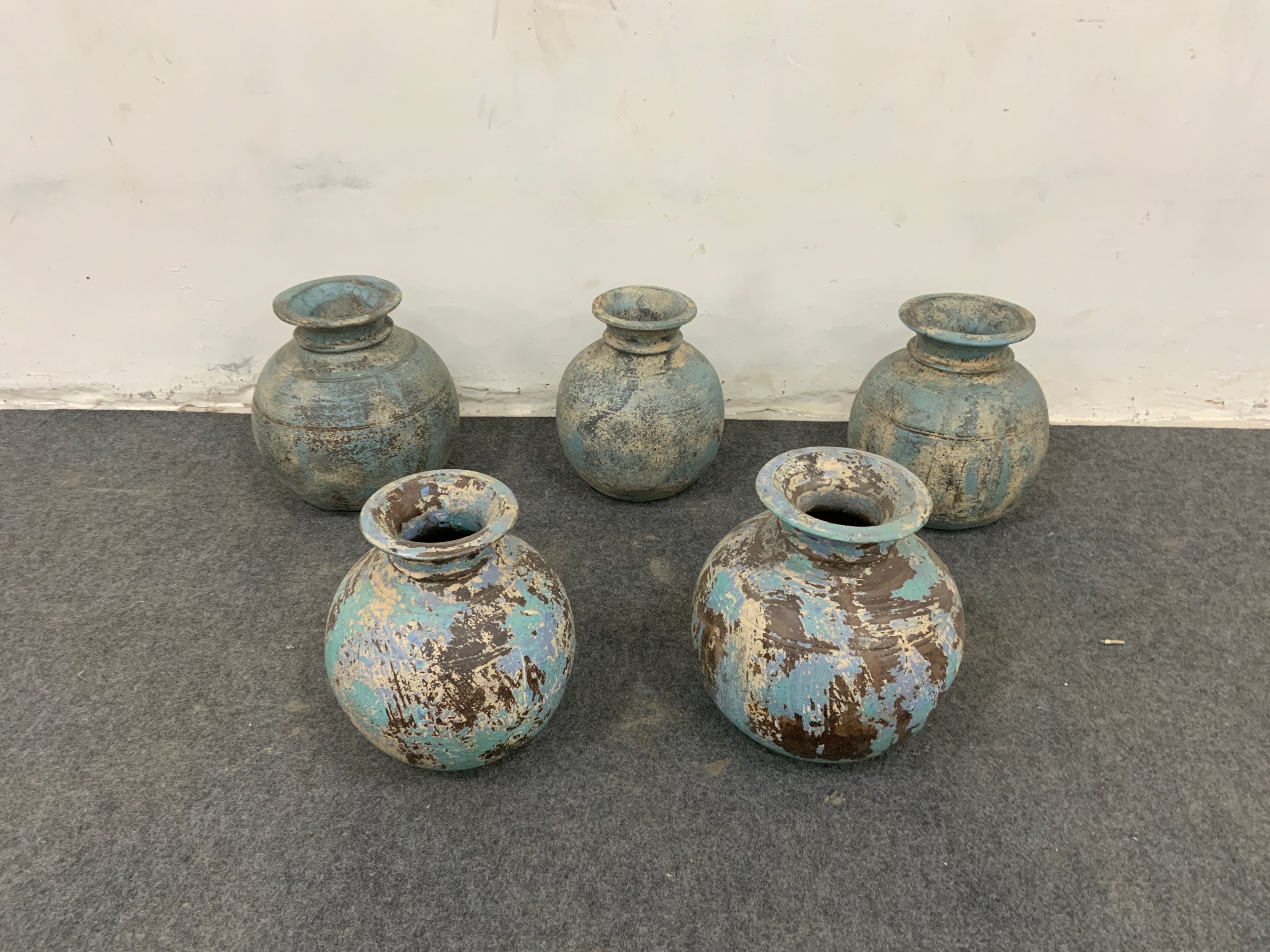 Pot ancien patiné bleu