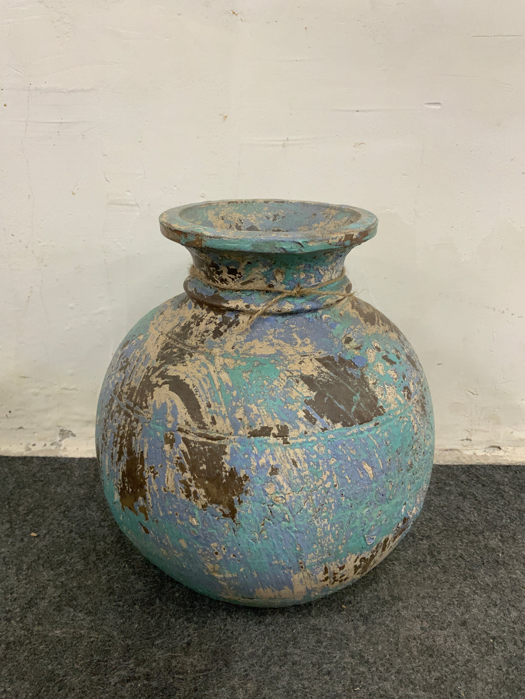 Pot ancien patiné bleu
