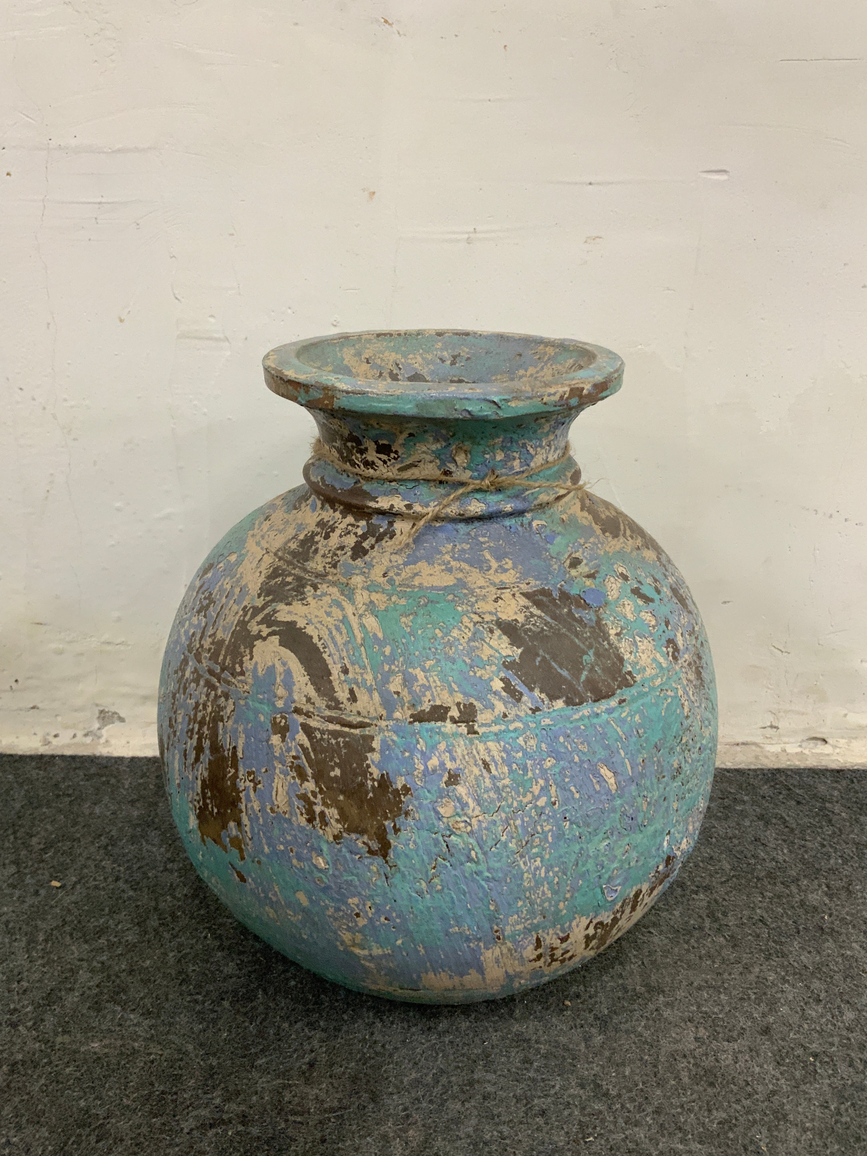 Pot ancien patiné bleu