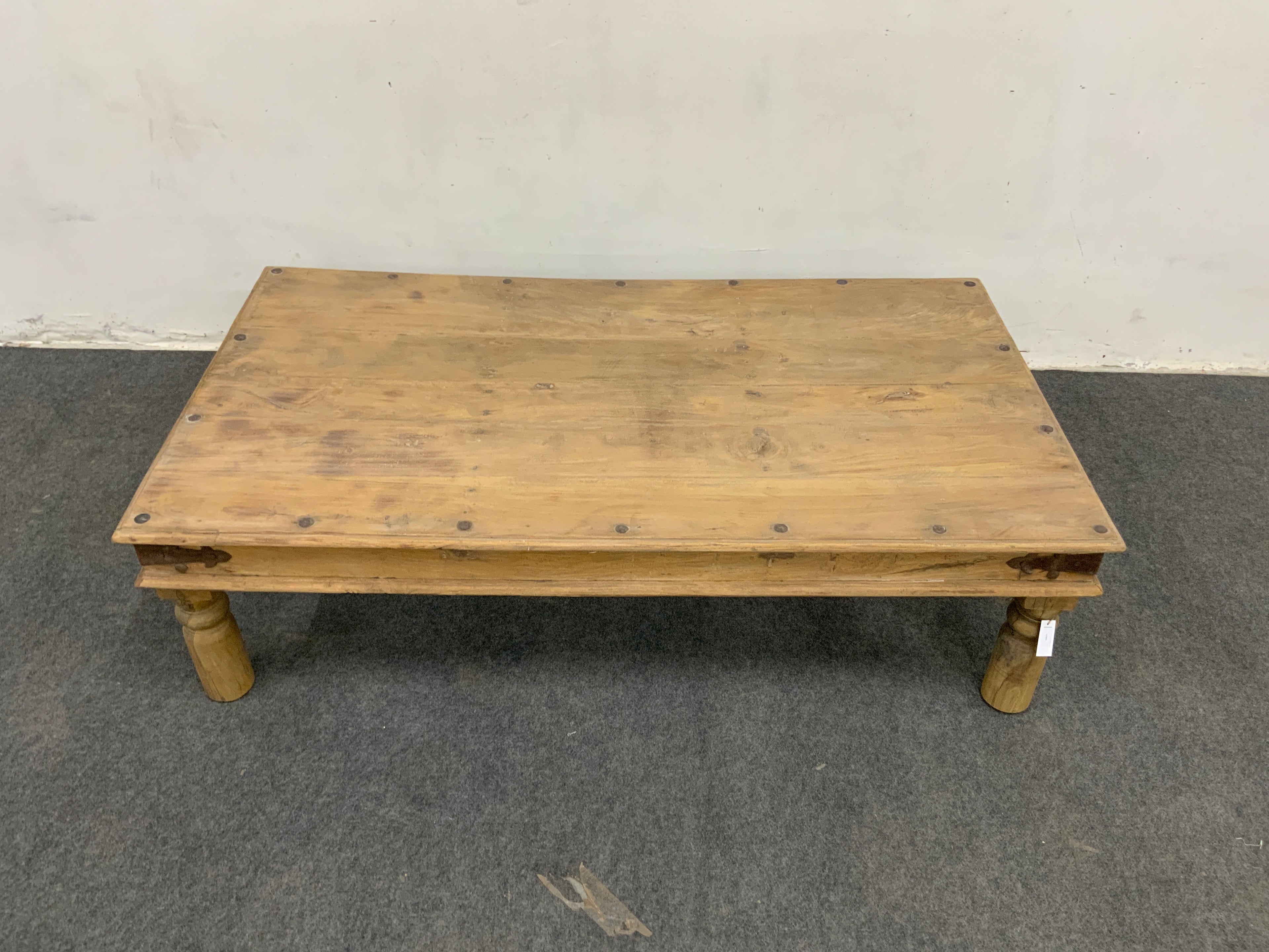 Grande table basse ancienne en bois massif