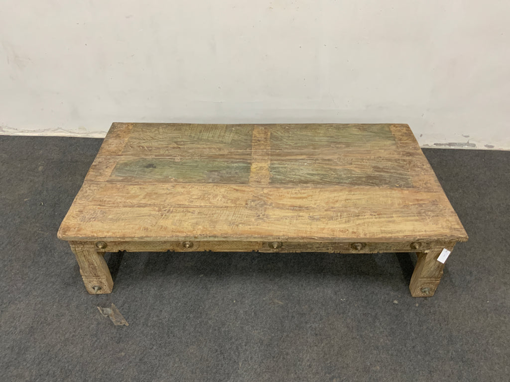 Table basse ancienne en bois massif – pièce unique