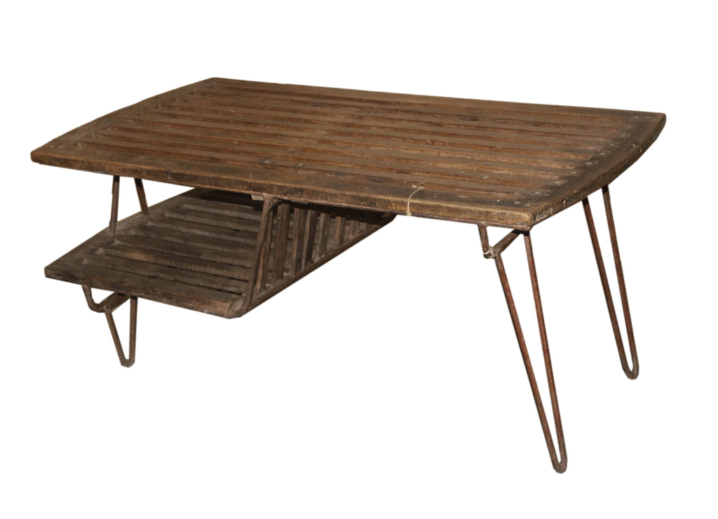Table basse ancienne en bois patiné