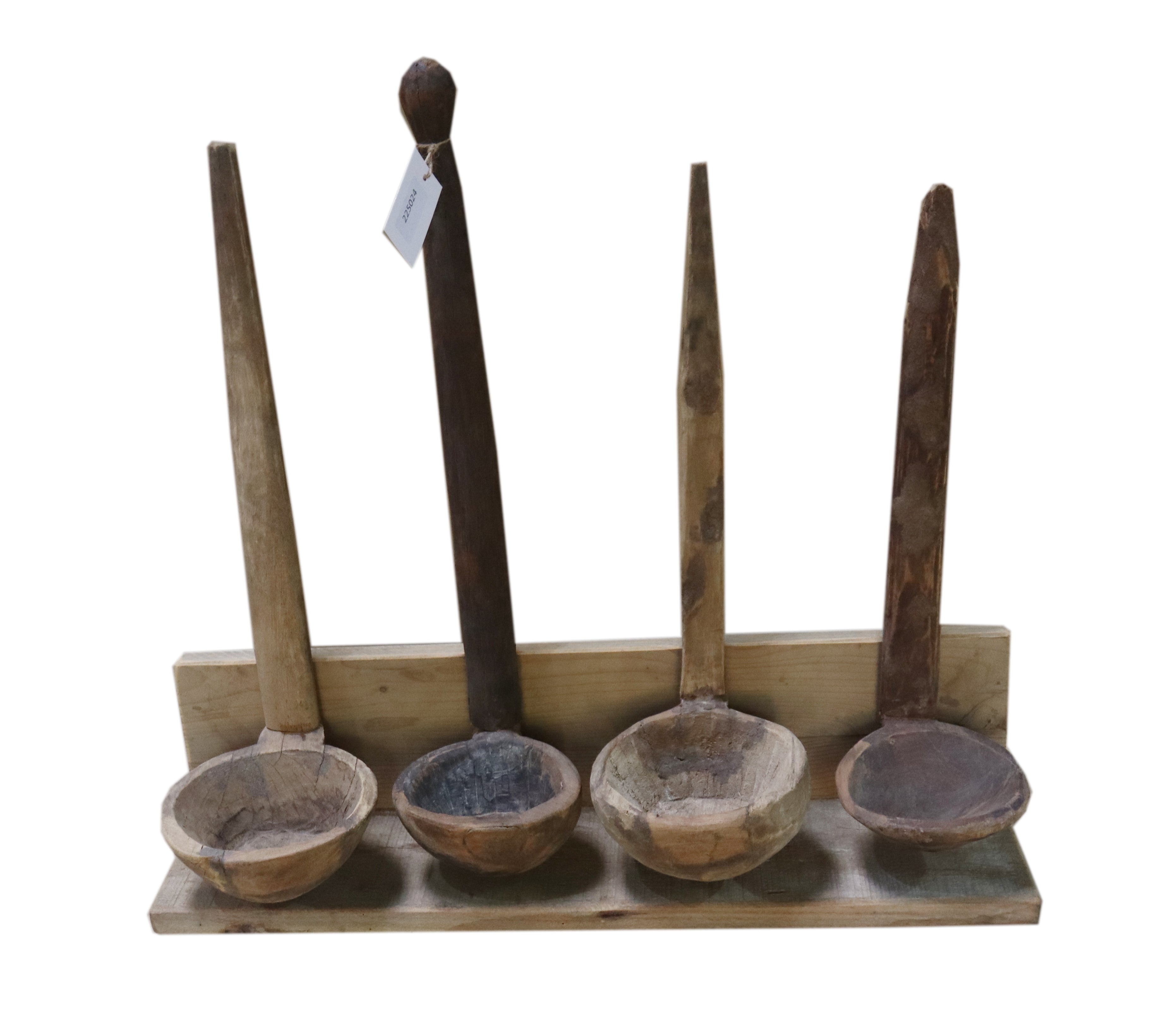Étagère de louches anciennes en bois