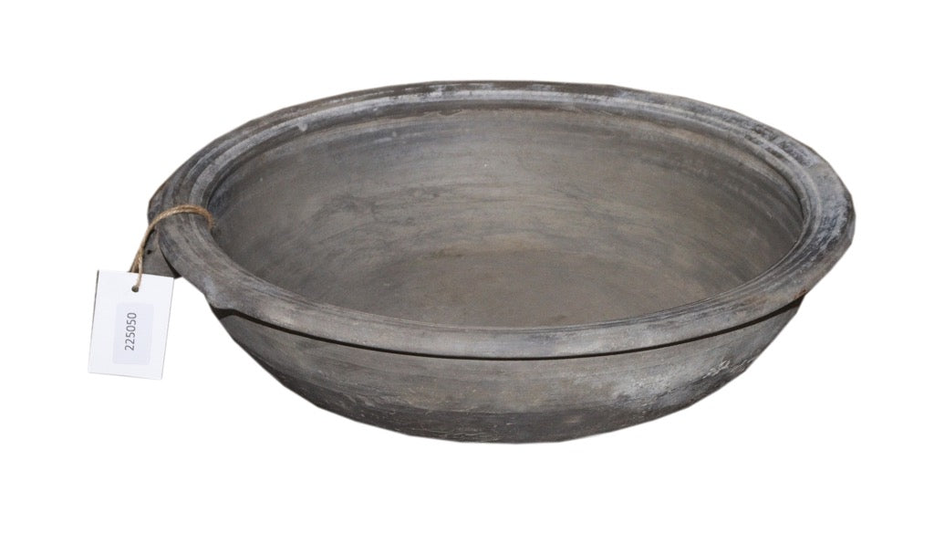 Coupe ancienne en terre cuite patinée