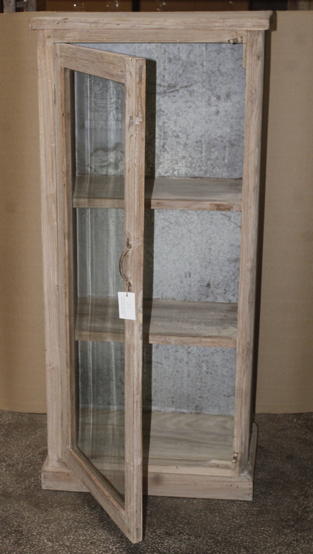 Vitrine ancienne en bois patiné
