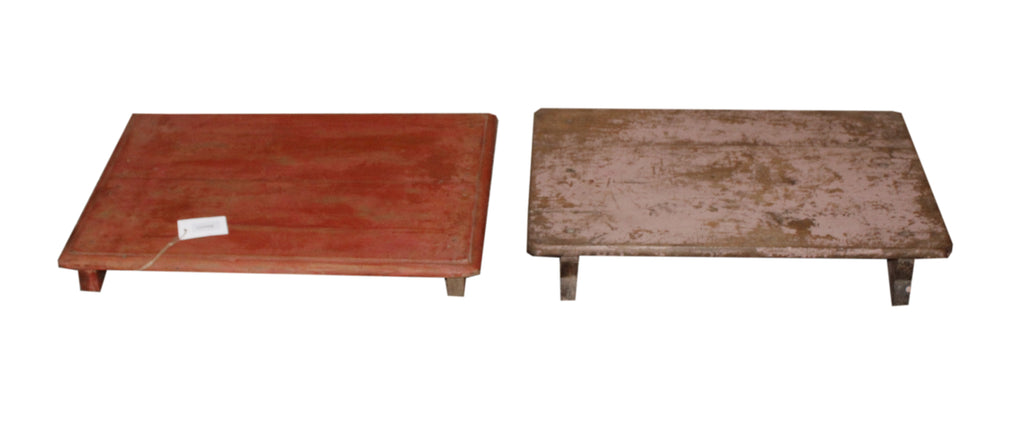 Petites tables basses anciennes en bois patiné – série limitée