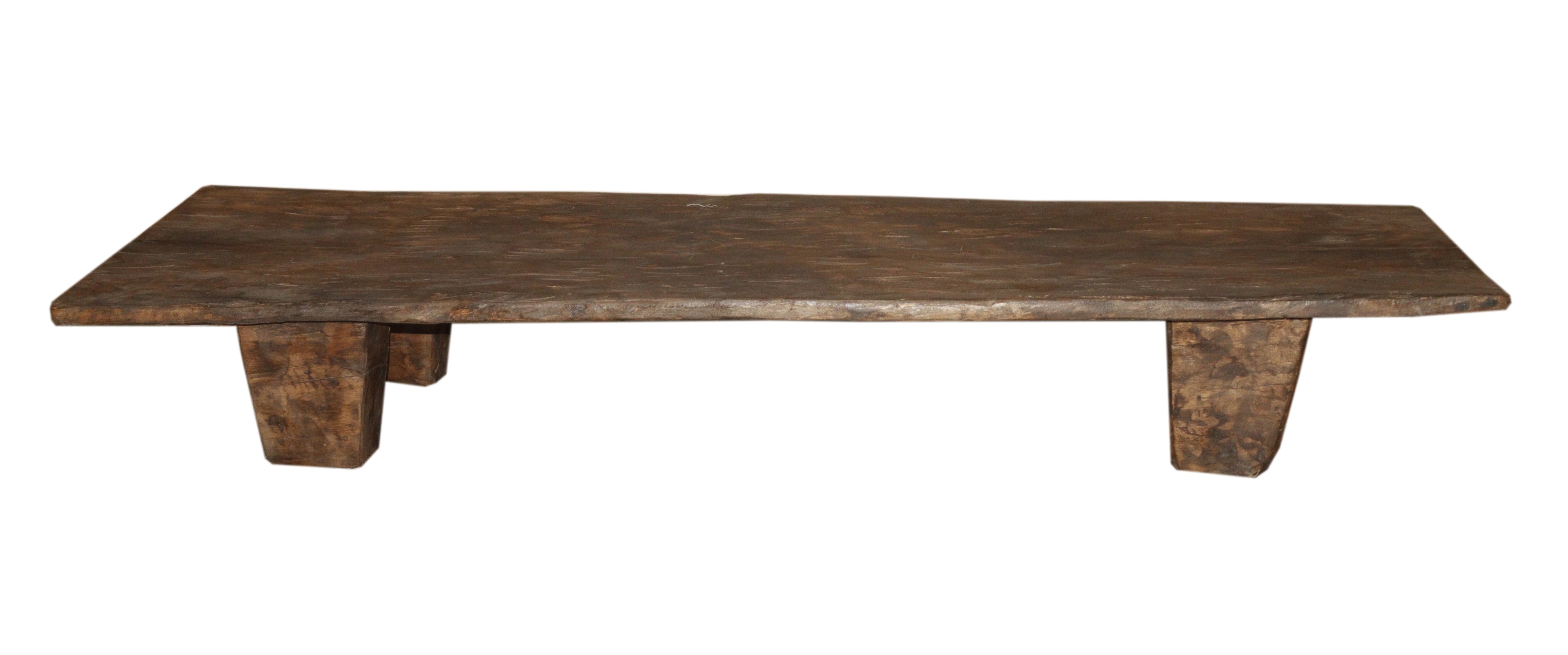 Table Naga ancienne basse en bois foncé – pièce unique