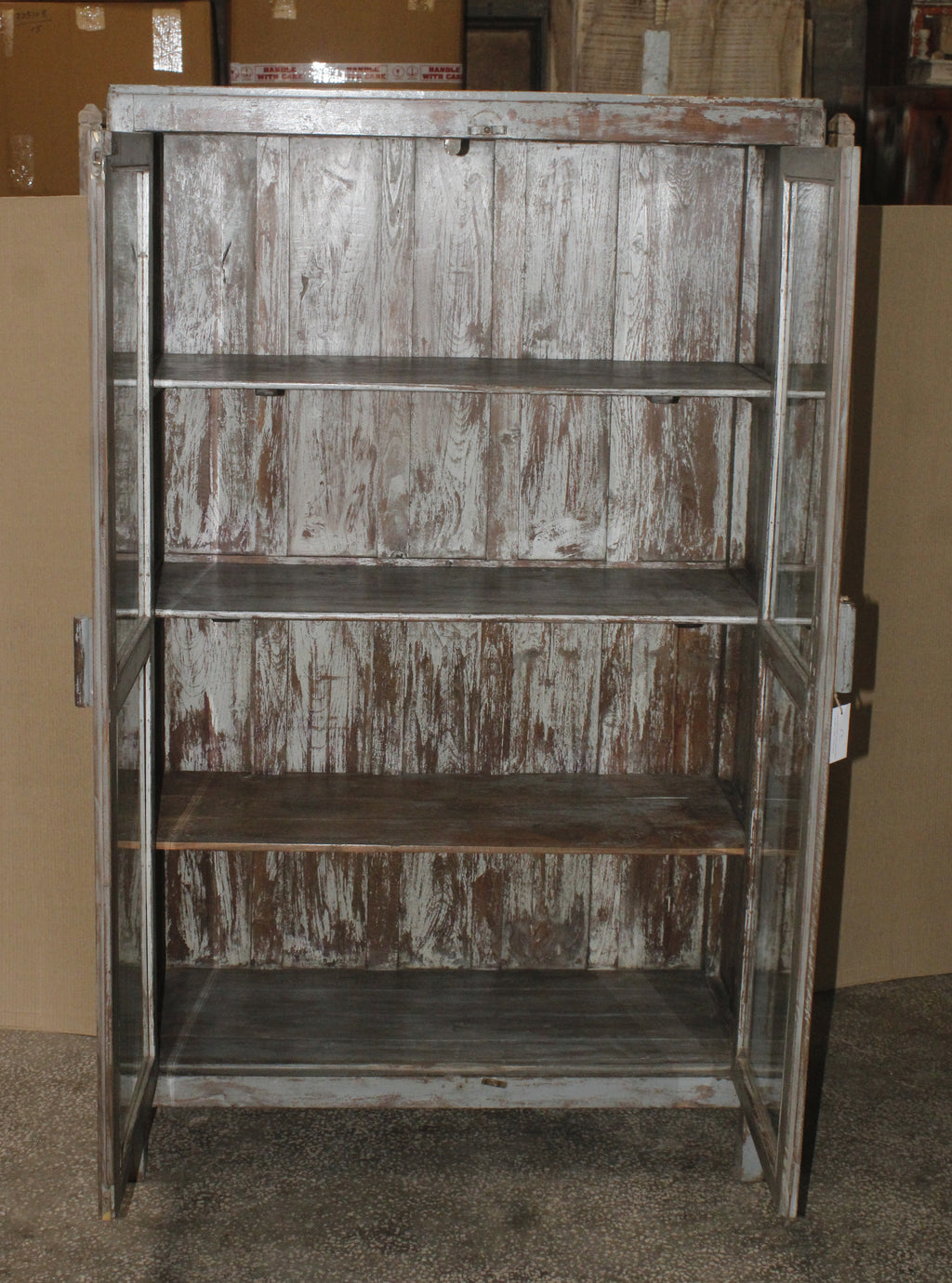 Vitrine ancienne en bois patiné