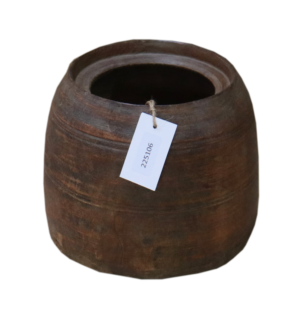 Pot en bois ancien