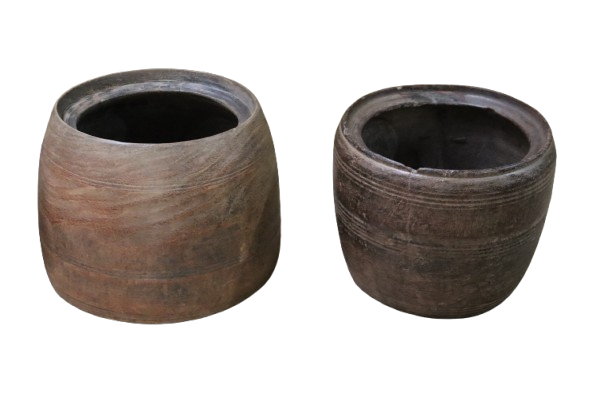 Pot en bois ancien