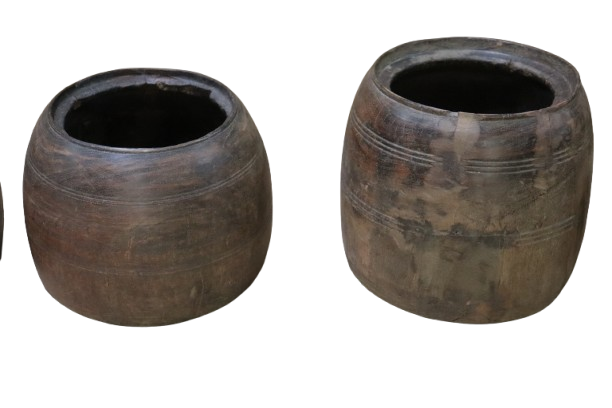 Pot en bois ancien