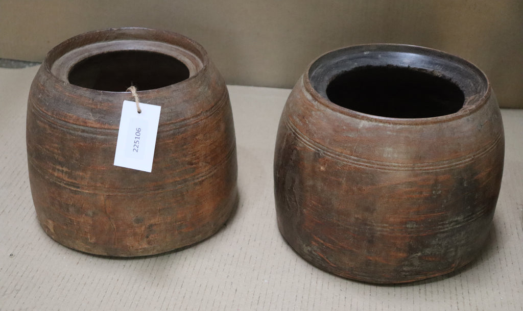 Pot en bois ancien