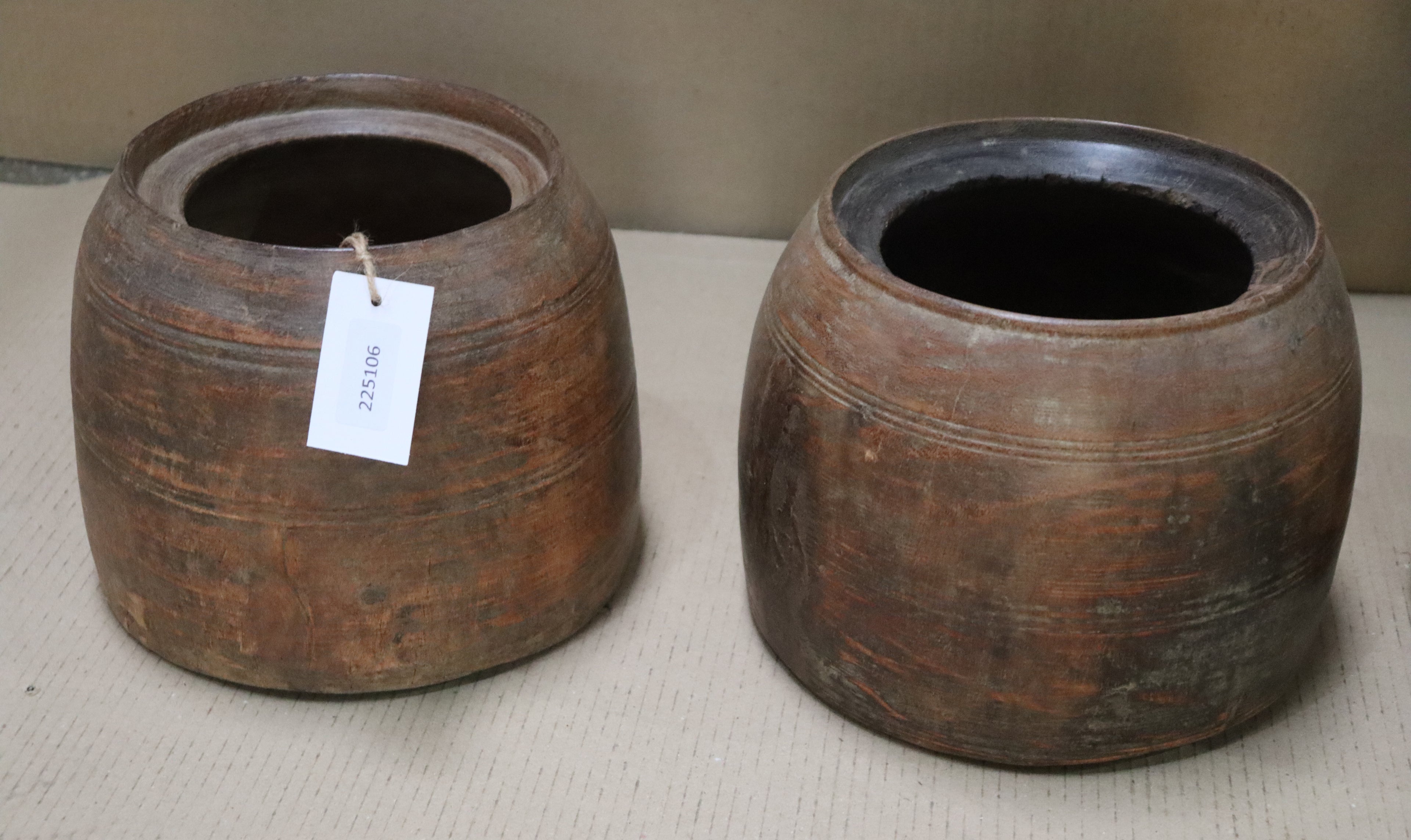 Pot en bois ancien