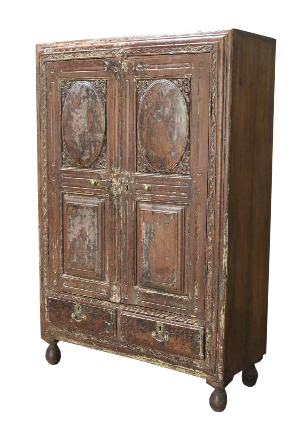 Armoire ancienne en bois patiné