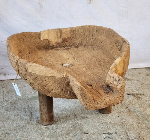 Ancienne base de pressoir détournée en table basse en bois massif