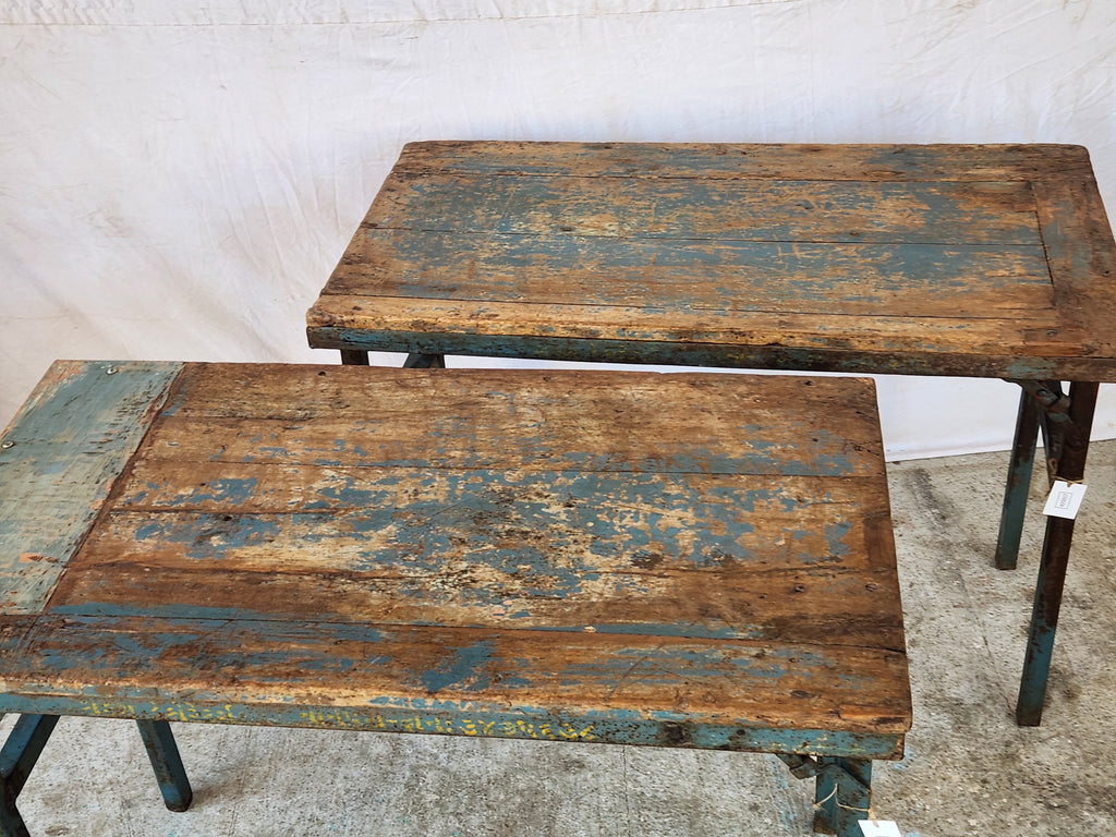 Ancienne table pliante d’atelier en bois et métal