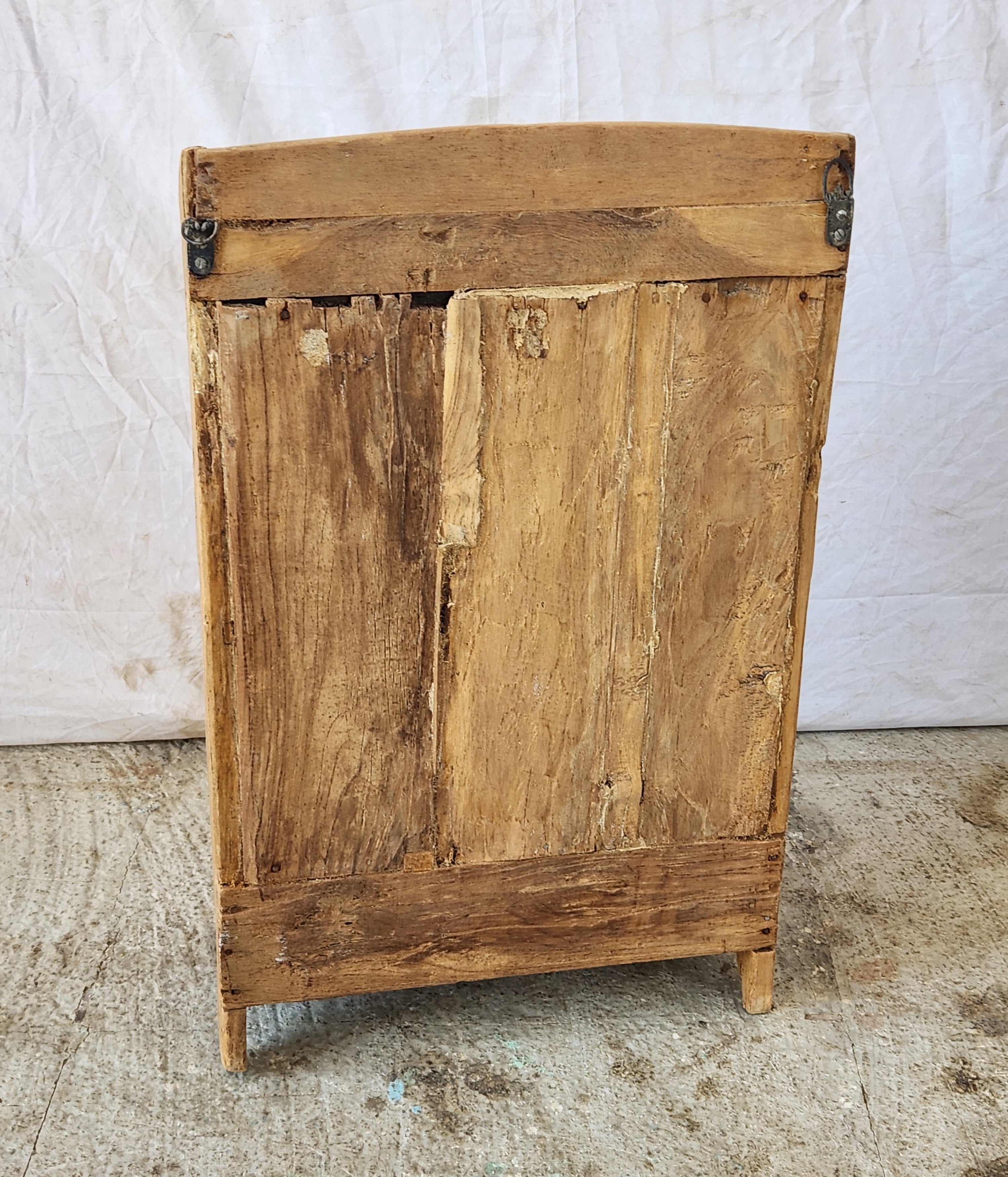 Petite vitrine ancienne en bois patiné
