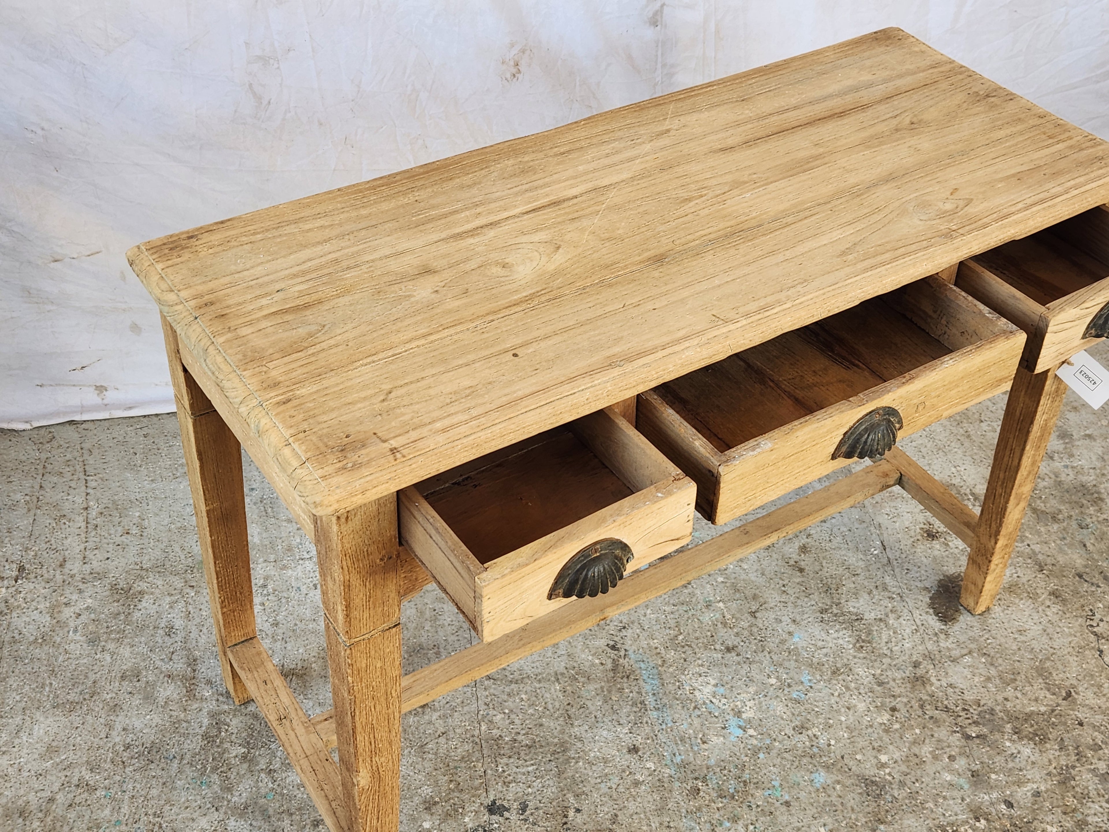 Console ancienne en bois patiné