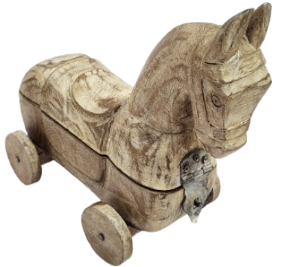 Boîte ancienne en bois sculpté en forme de cheval