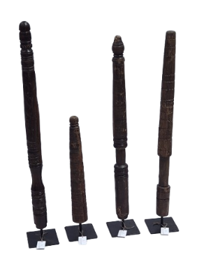 Baratte ancienne en bois sculpté