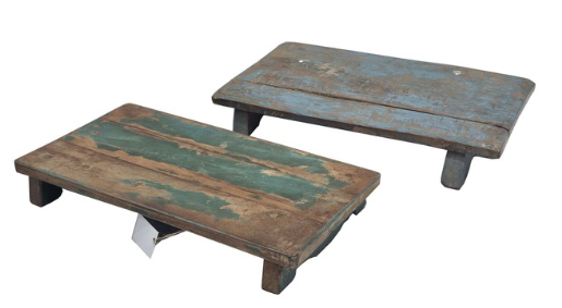 Petite table basse ancienne en bois patiné