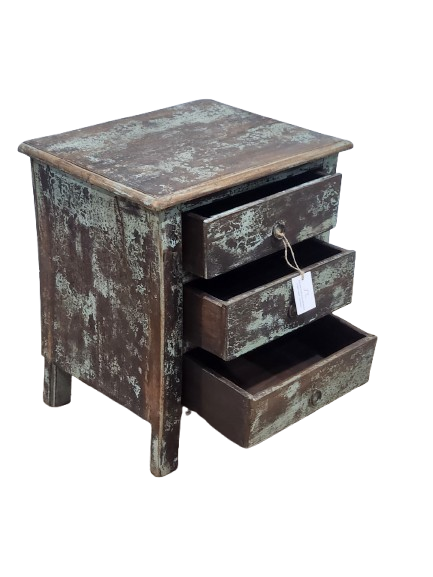 Chiffonnier ancien en bois patiné à 3 tiroirs