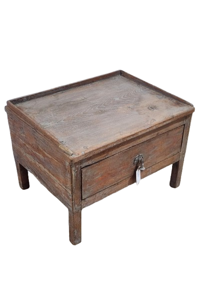 Petite table basse ancienne en bois avec tiroir