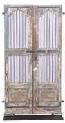 Anciennes portes sur socle