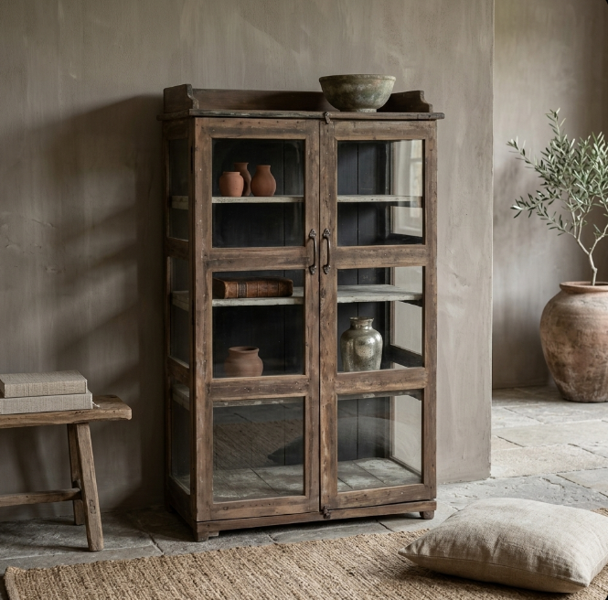 Vitrine ancienne en bois à double porte vitrée