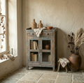Vitrine ancienne en bois patiné avec tiroirs