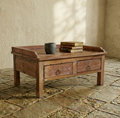 Table basse ancienne en bois naturel avec tiroirs