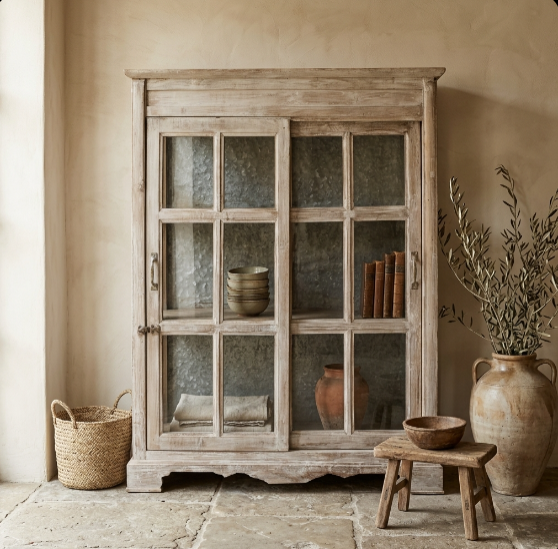 Vitrine ancienne en bois patiné