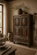 Armoire ancienne en bois patiné