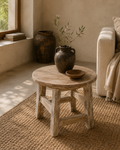Petite table basse ronde ancienne en bois patiné