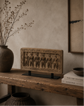 Statuettes anciennes sculptées en bois sur socle